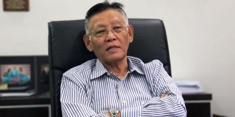 Prof. Dr. Romli Atmasasmita, S.H., LL.M. Guru Besar di bidang Ilmu Hukum Pidana Universitas Padjadjaran.